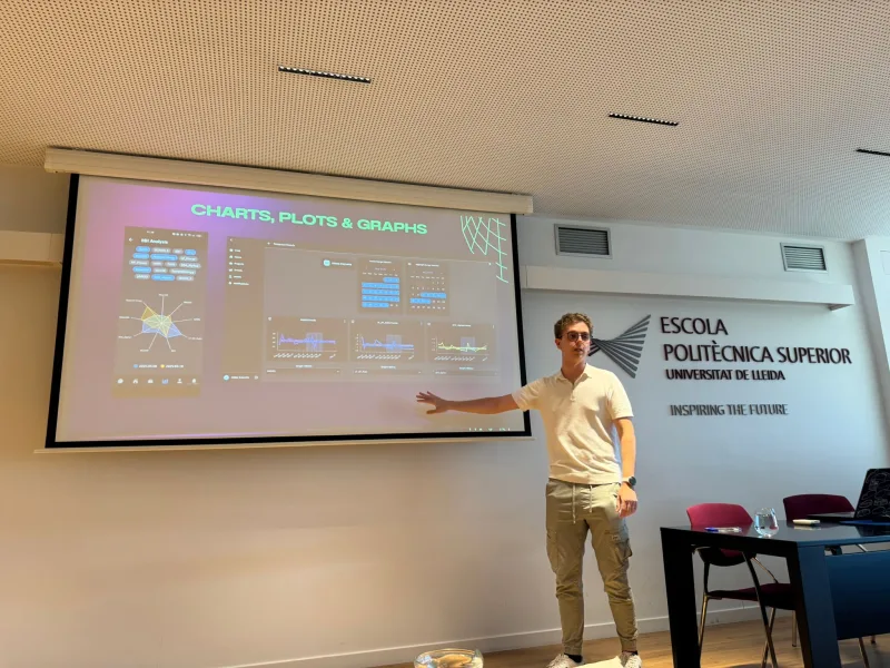 Dídac Cayuela presenting his university thesis project